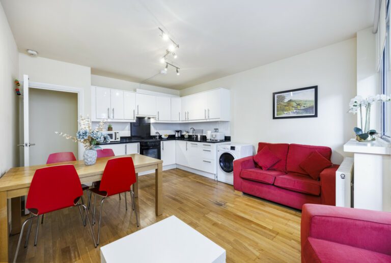2-Bedroom near Regent Square by London Pads Apartments