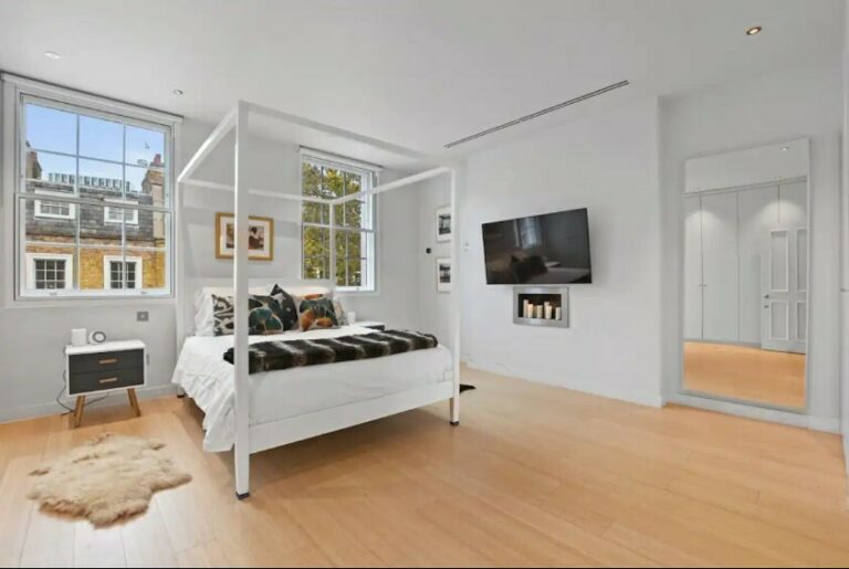 AV bedroom 2 with flatscreen tv