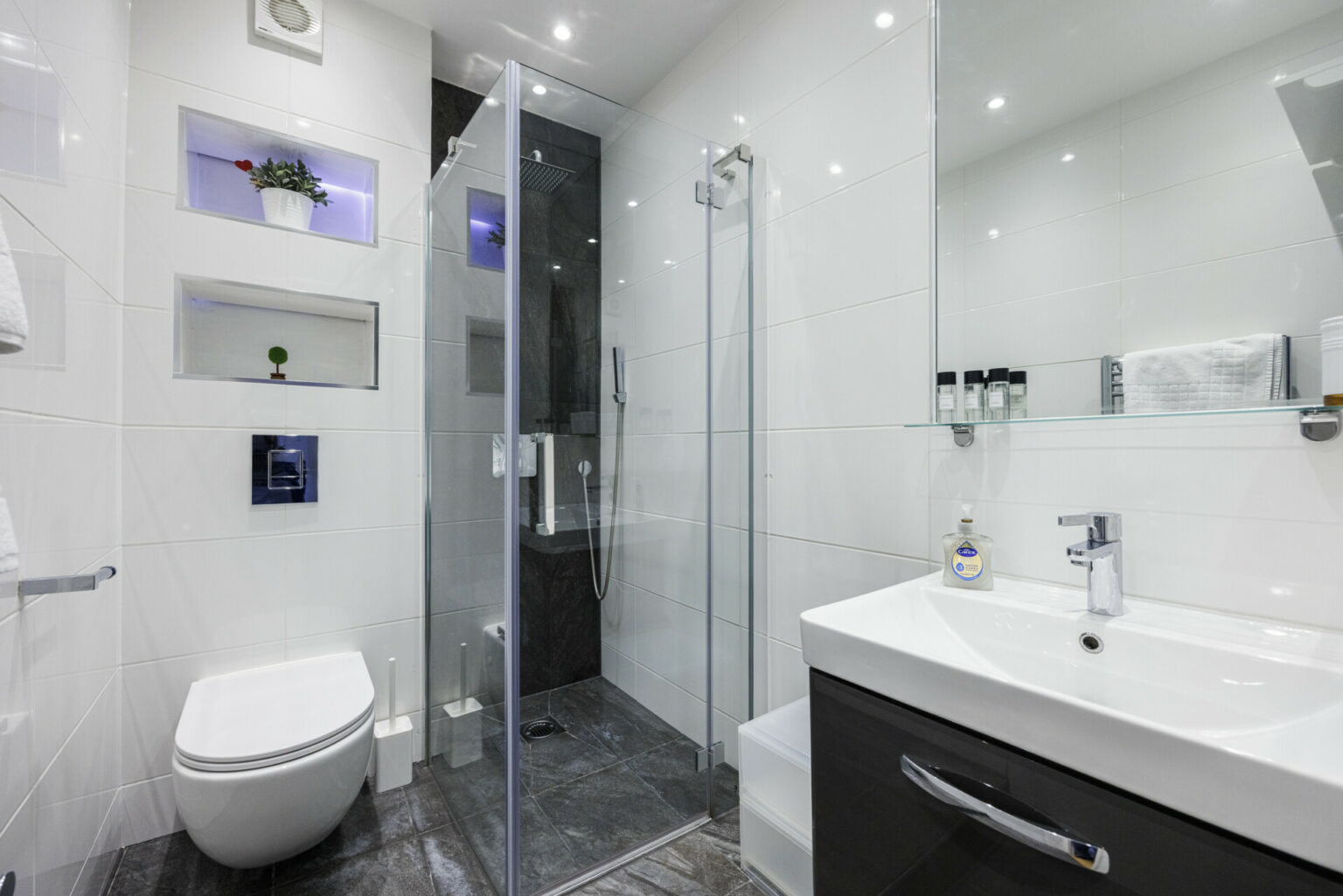 Flat-7-4-Cambridge-Court-001