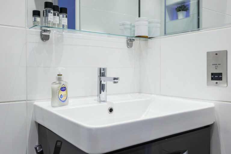 Flat-7-4-Cambridge-Court-002